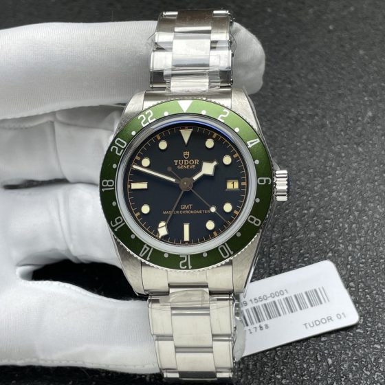 Tudor Black Bay Stainless steel Black dial Stainless-steel bracelet 39 mm GMT / dual time Configuration B87378 1:1 Superclone