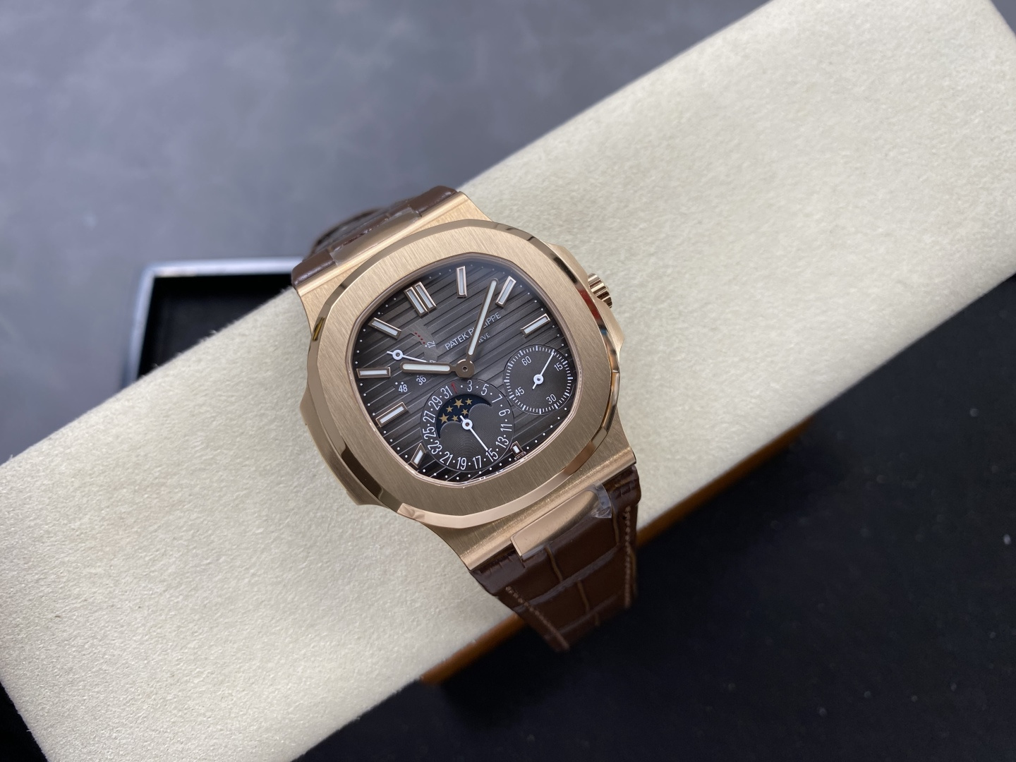 Patek Philippe Nautilus 5712R 1:1 Superclone - Image 2