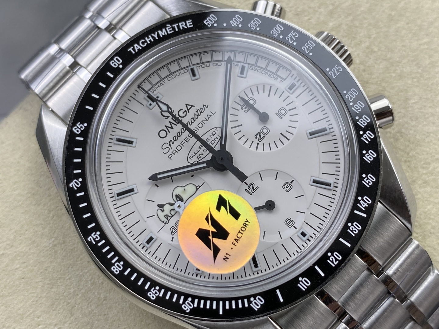 Omega Speedmaster Snoopy 0ED1D7 1:1 Superclone - Image 12