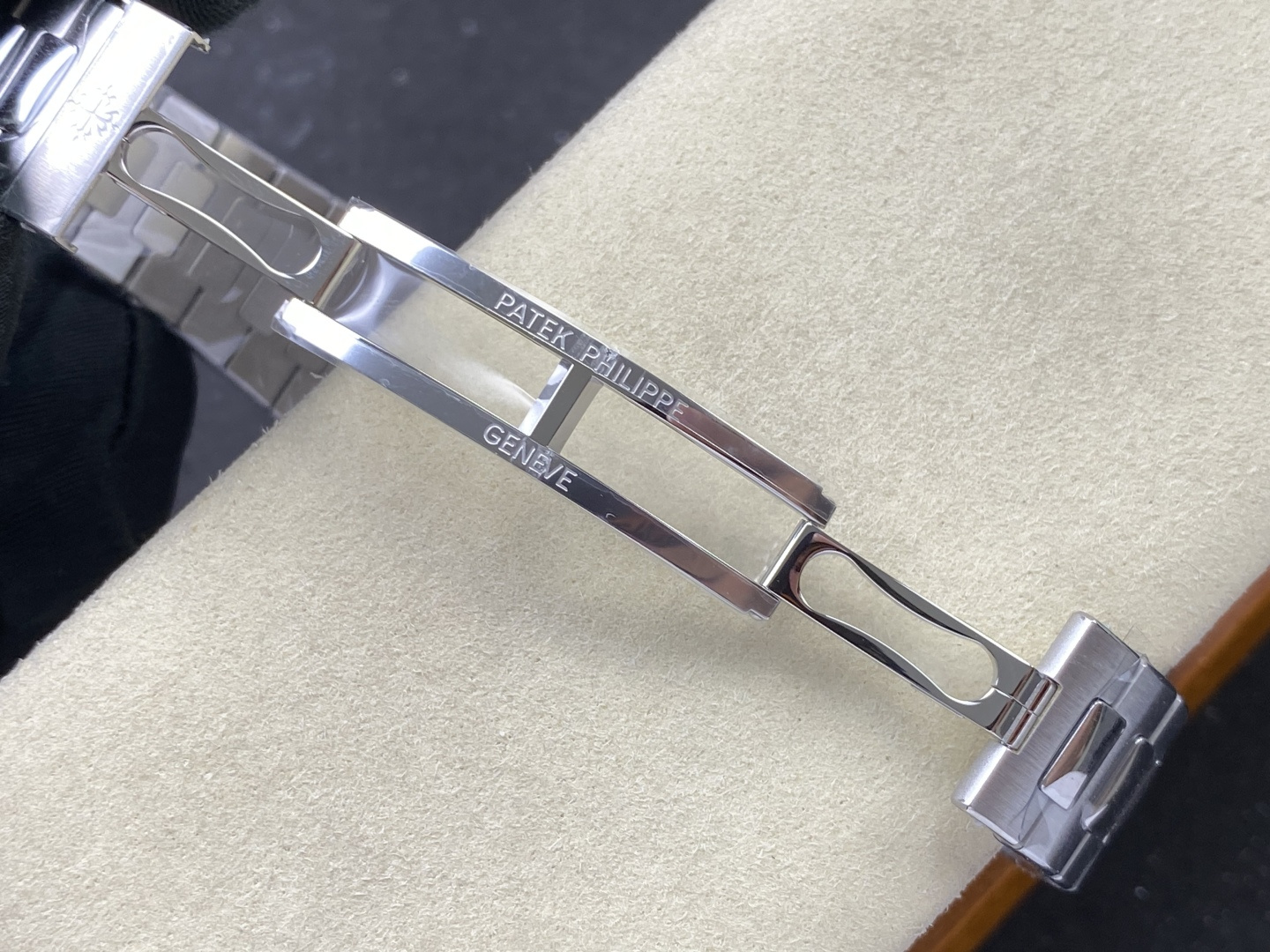 Patek Philippe Nautilus 5711 3K Factory Configuration 81E8AE 1:1 Superclone - Image 7