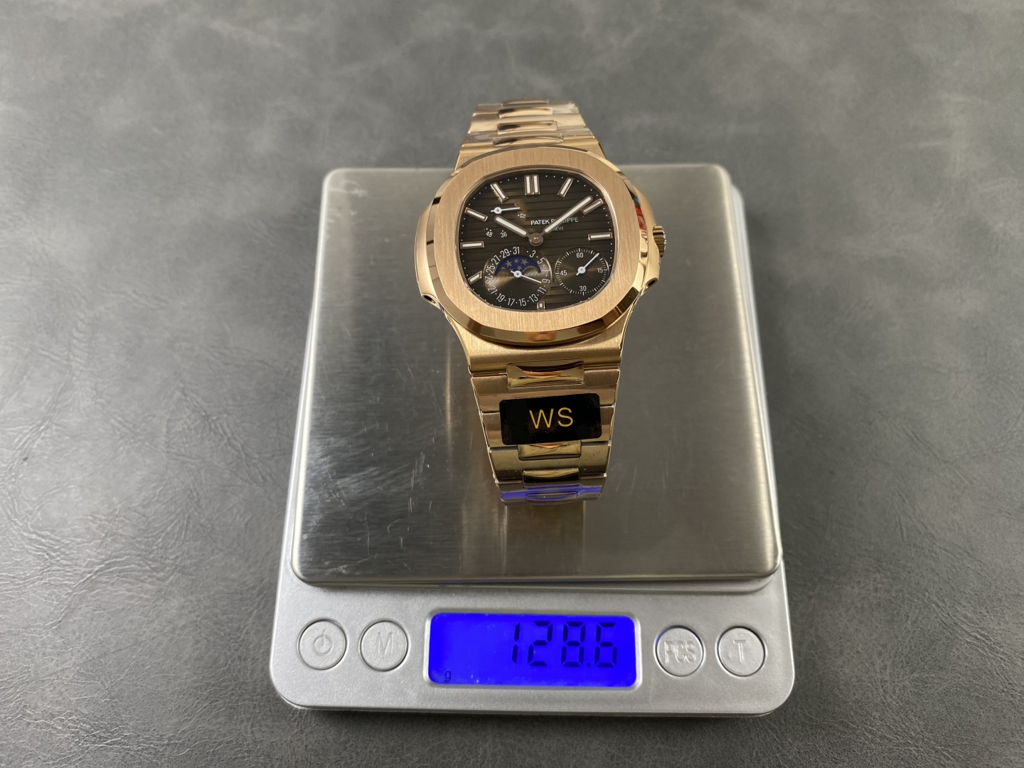 Patek Philippe Nautilus Phases De Lune 5712/1R-001 1:1 Superclone - Image 6