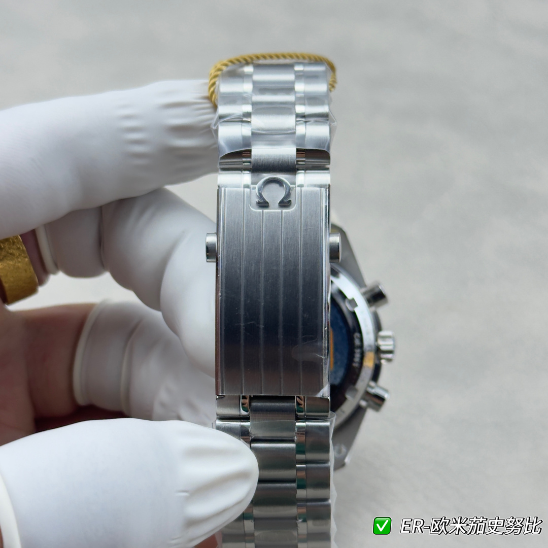 Omega Speedmaster Snoopy 2A590A 1:1 Superclone - Image 2