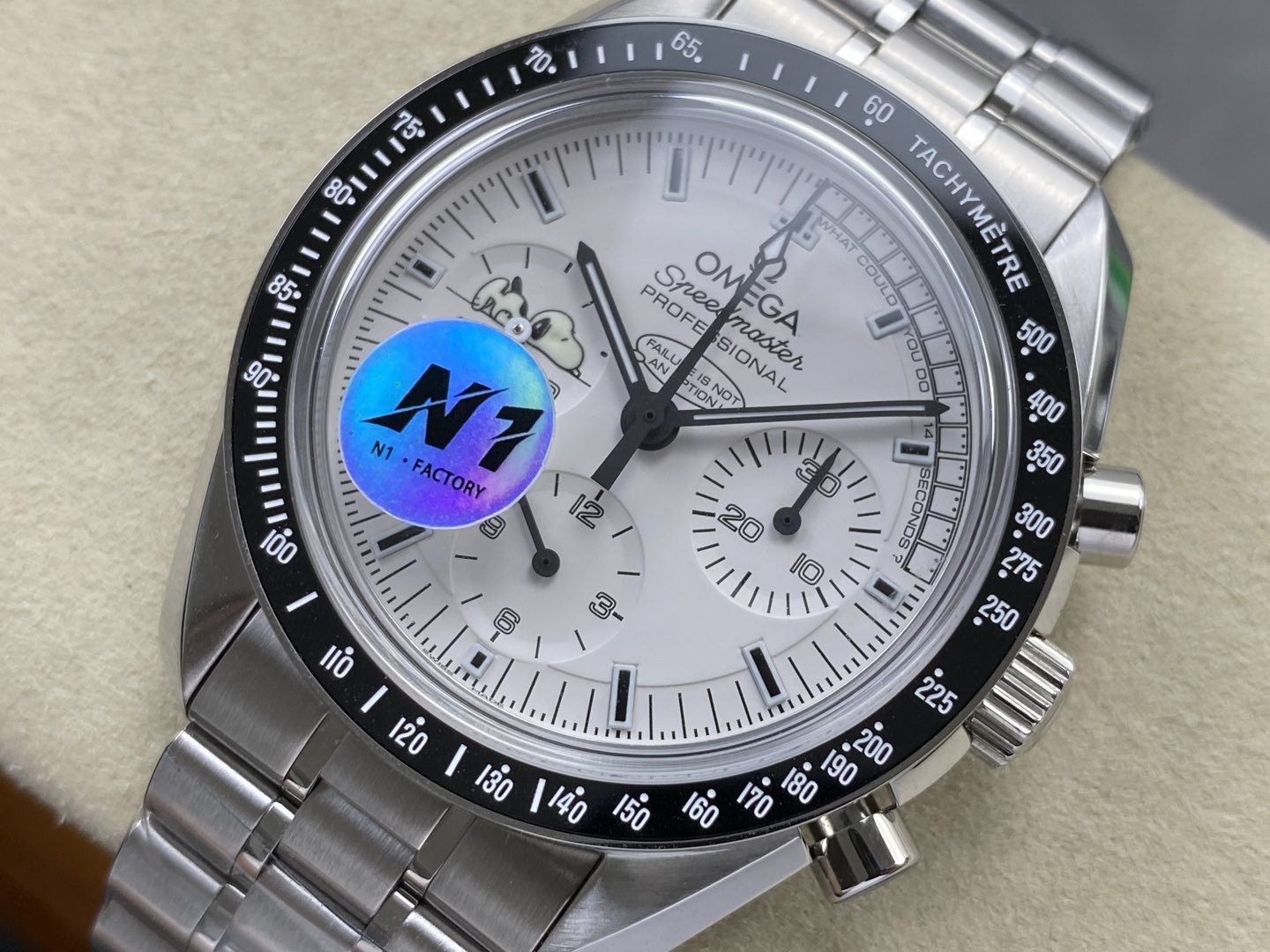 Omega Speedmaster Snoopy 0ED1D7 1:1 Superclone - Image 8