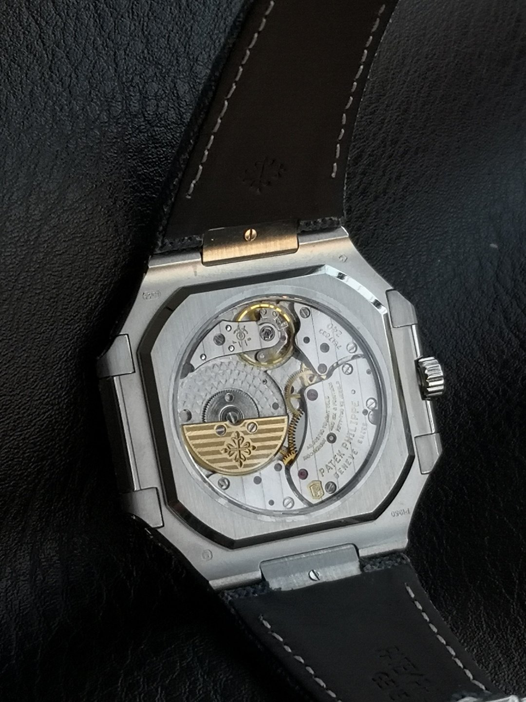 Patek Philippe Cubitus 5822P Platinum Blue dial 44.5 x 44.9 mm Moon phase Configuration 1692BE 1:1 Superclone - Image 6