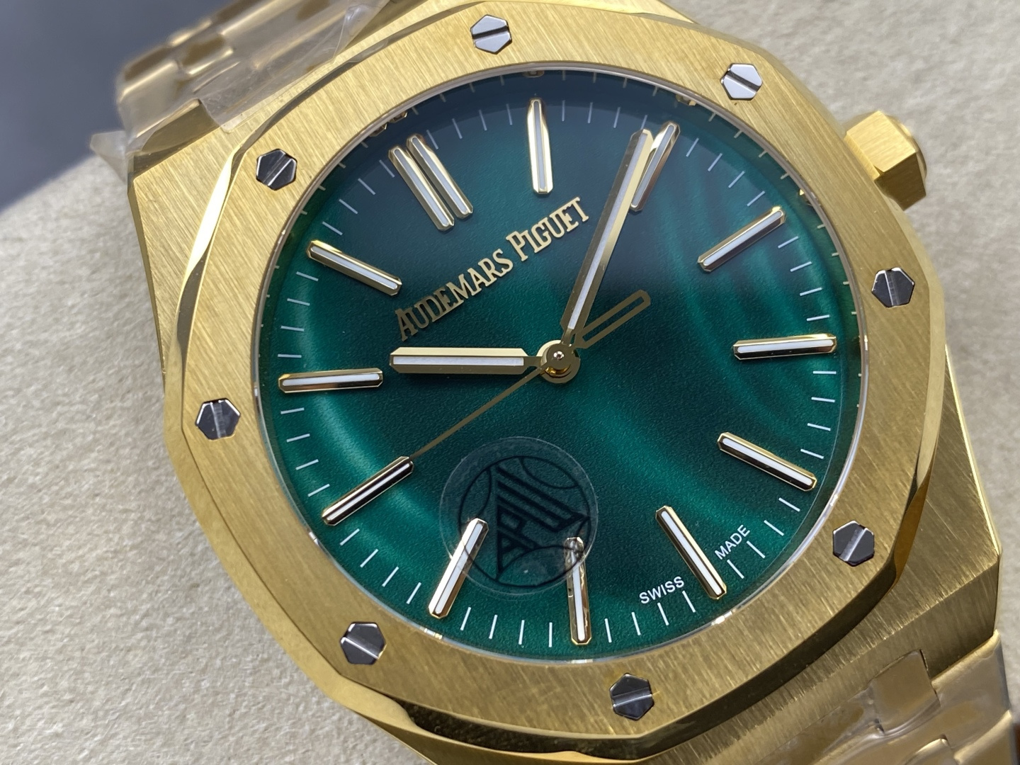 Audemars Piguet Royal Oak 15513 Gold 41 mm Configuration 56E829 1:1 Superclone - Image 11