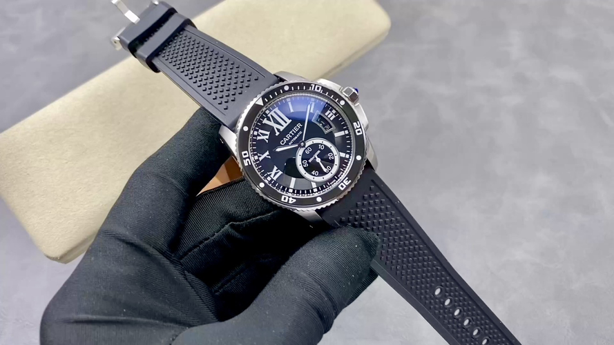 Cartier Calibre de Cartier Diver Stainless steel Rubber strap 42 x 11 mm Configuration 68A4E7 1:1 Superclone