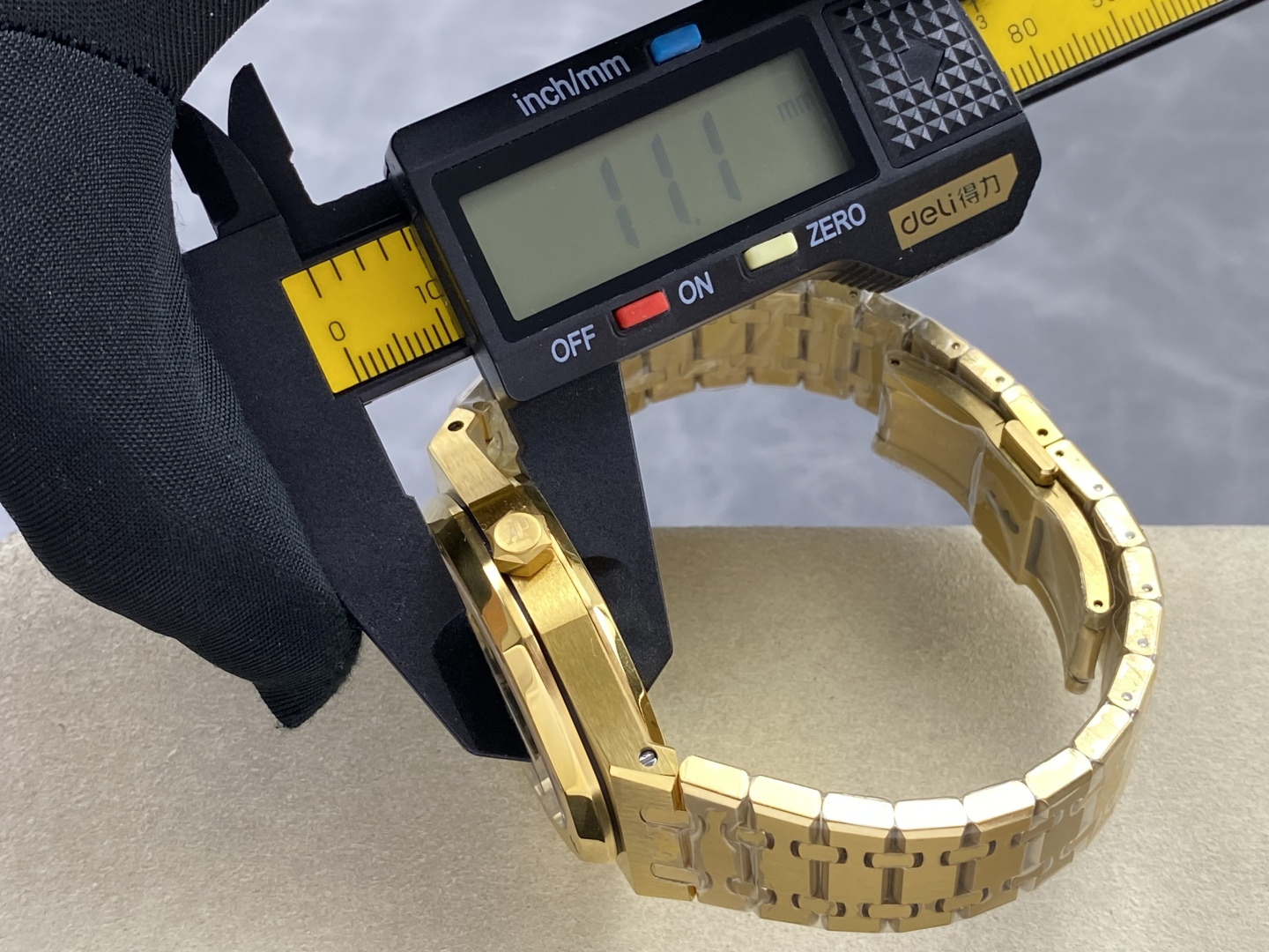 Audemars Piguet Royal Oak 15513 Gold 41 mm Configuration 56E829 1:1 Superclone - Image 12