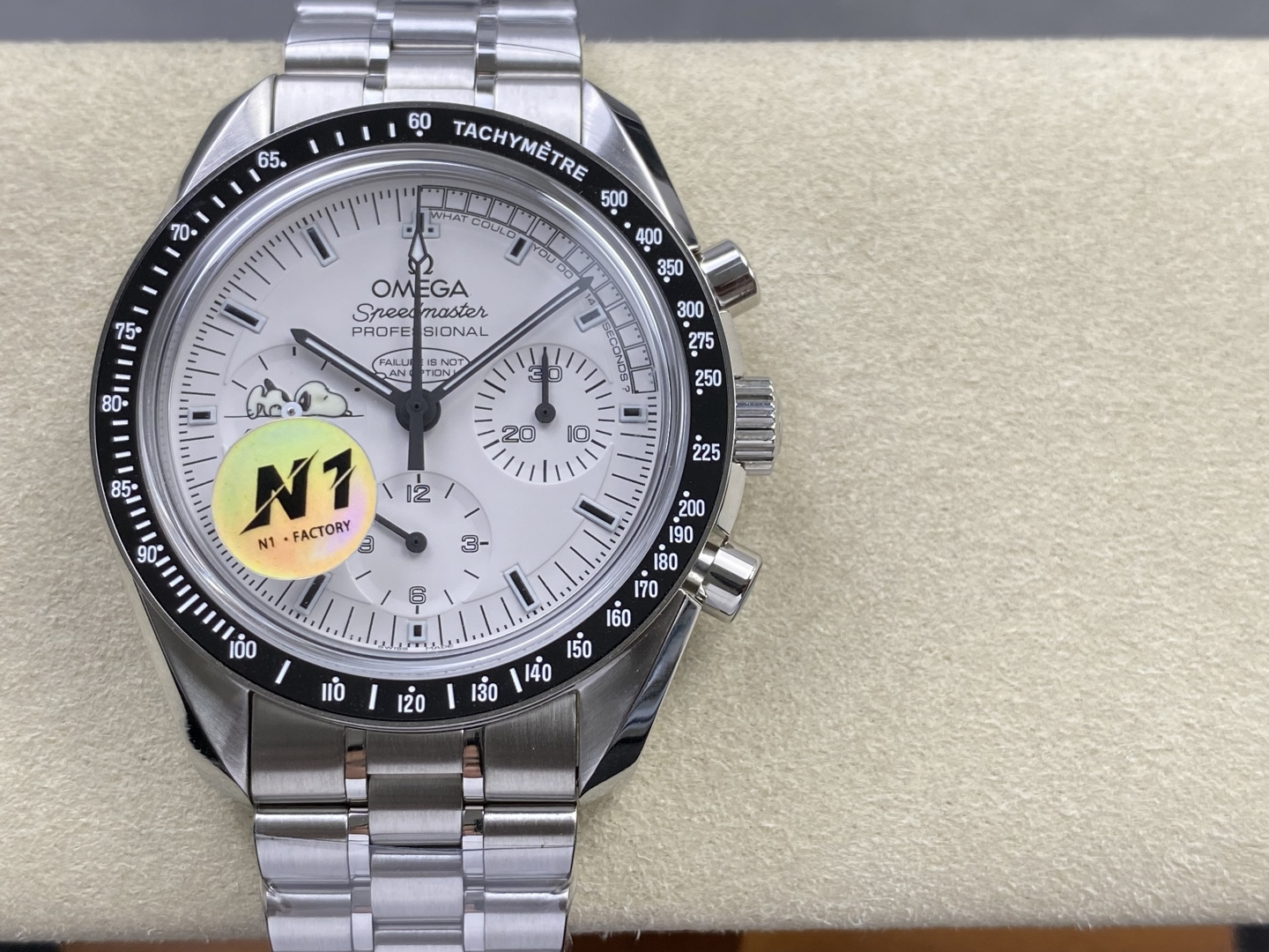 Omega Speedmaster Snoopy 0ED1D7 1:1 Superclone - Image 11