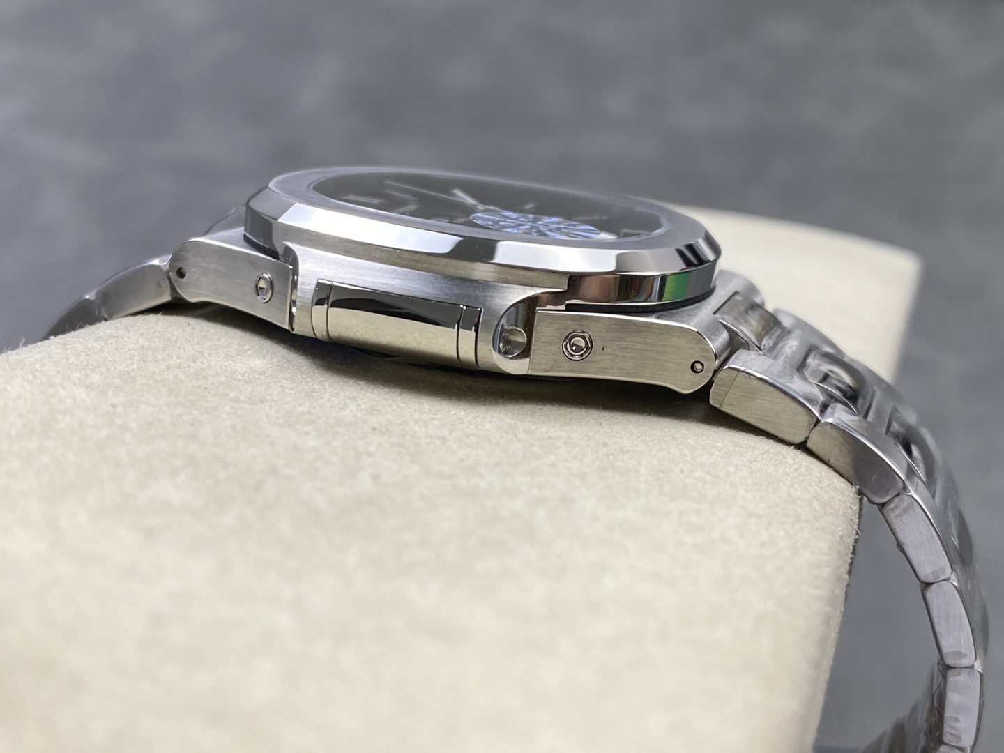 Patek Philippe Nautilus Quantième Annuel. Phases De Lune 5726/1A-014 1:1 Superclone - Image 5