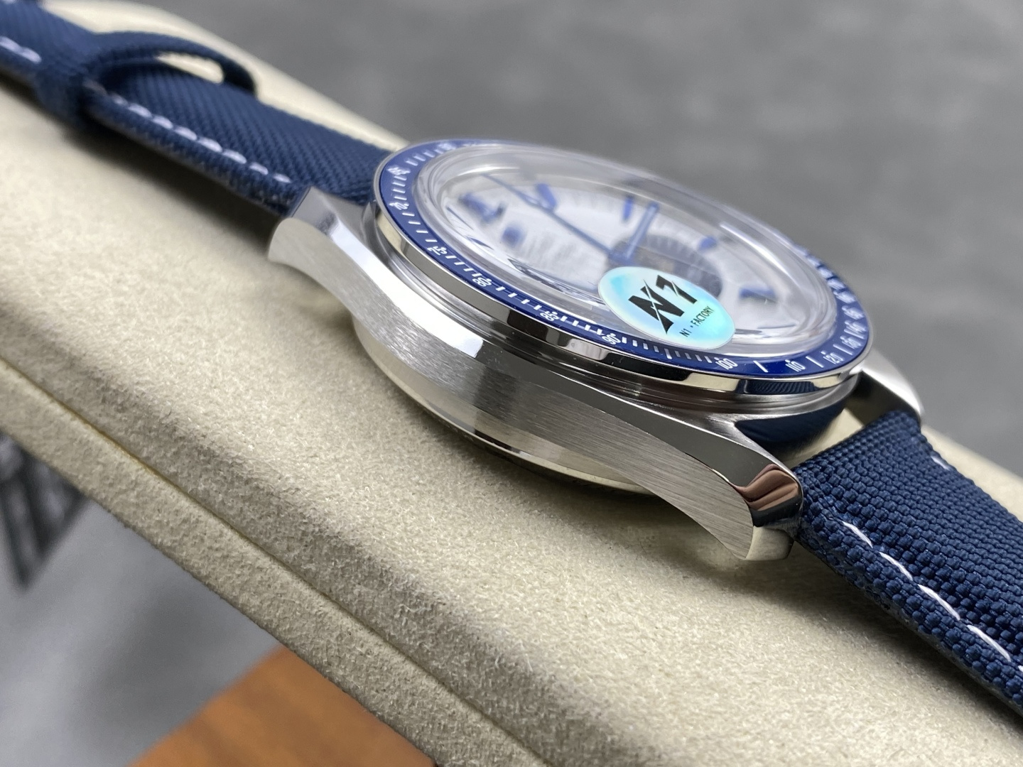 Omega Speedmaster Silver Snoopy Award 50th Anniversary 42 mm 310.32.42.50.02.001 1:1 Superclone - Image 6