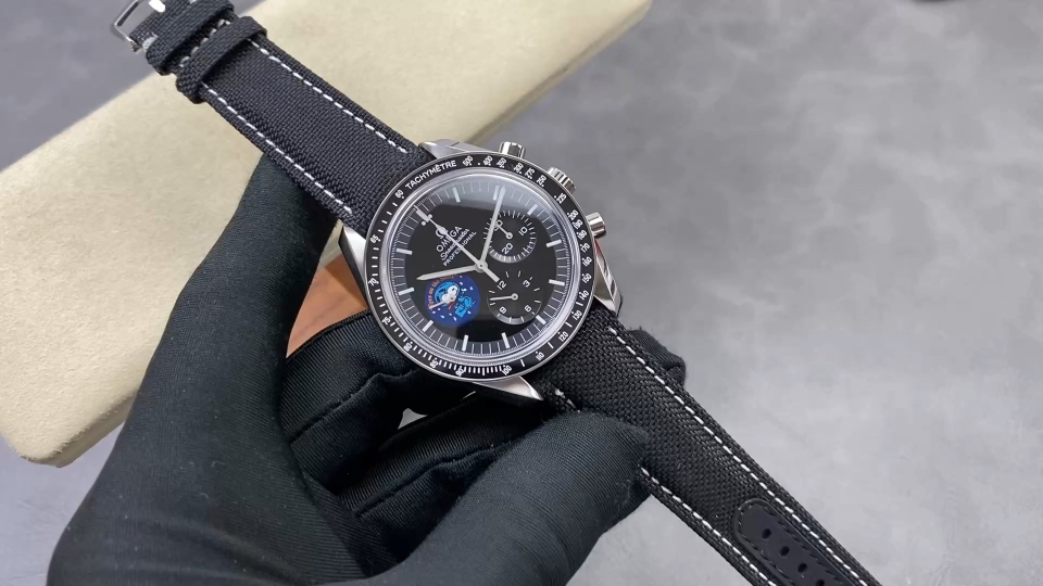Omega Speedmaster Snoopy 296CBA 1:1 Superclone