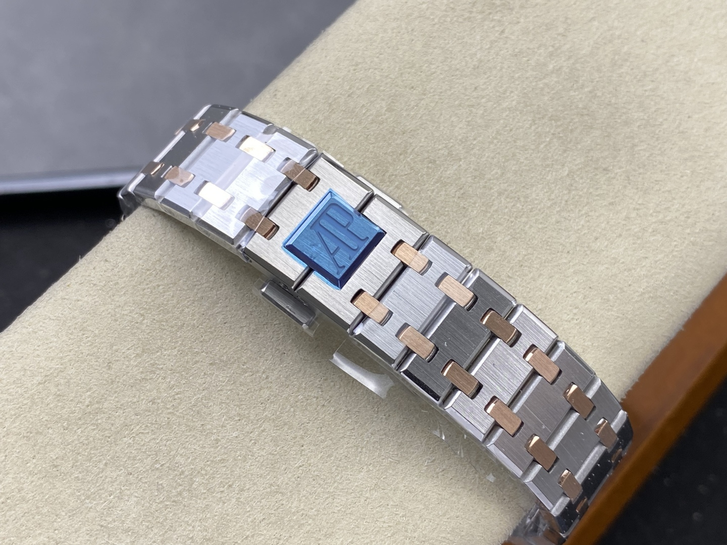 Audemars Piguet Royal Oak Stainless steel 34 mm Automatic Configuration BCC66D 1:1 Superclone - Image 4