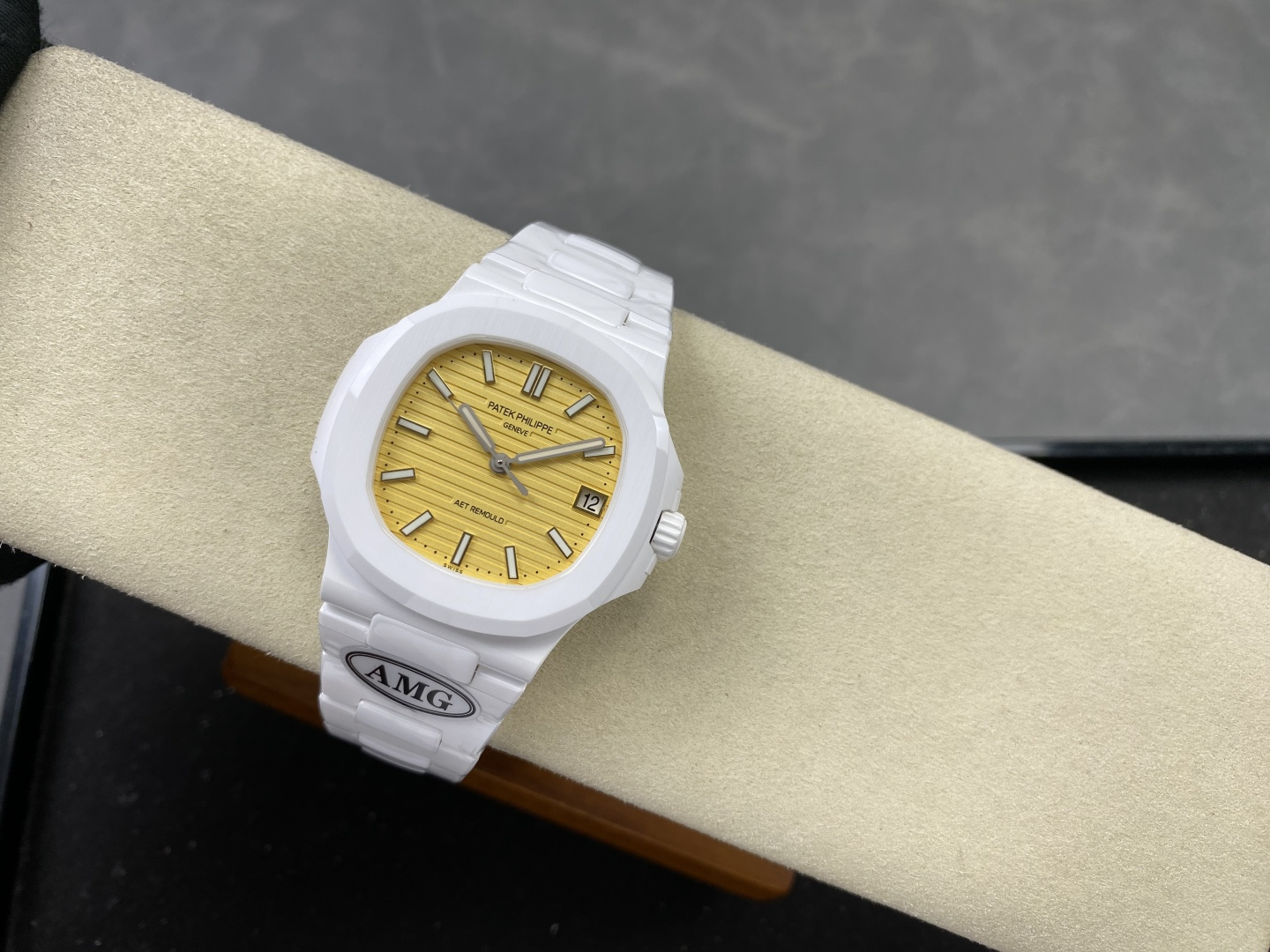 Patek Philippe Nautilus 5711 Ceramic Blue dial 40 mm Configuration EB5B1C 1:1 Superclone - Image 4
