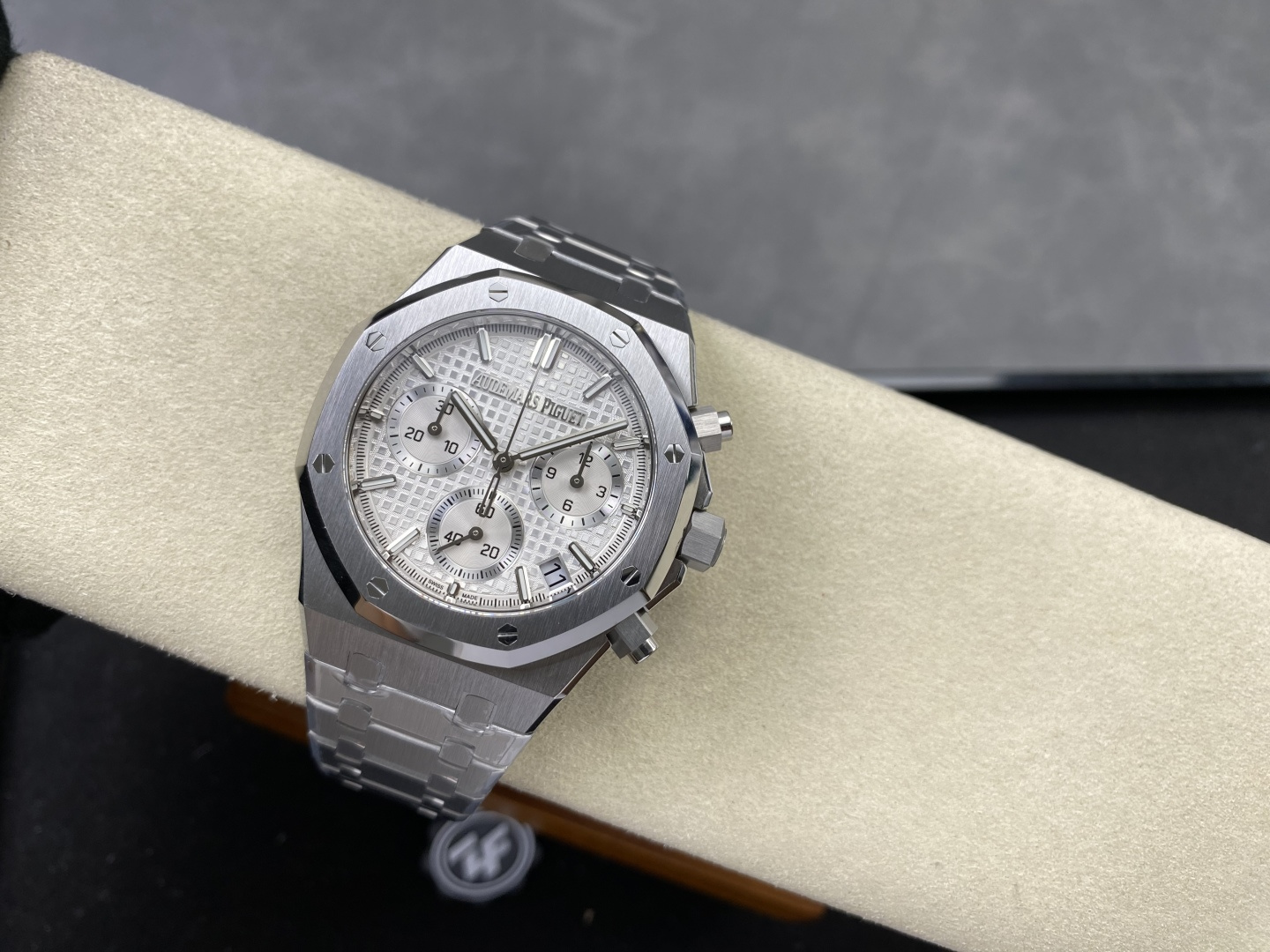 Audemars Piguet Royal Oak 26240ST Stainless steel Stainless-steel bracelet 41 mm Chronograph Configuration E8FB2D 1:1 Superclone - Image 2