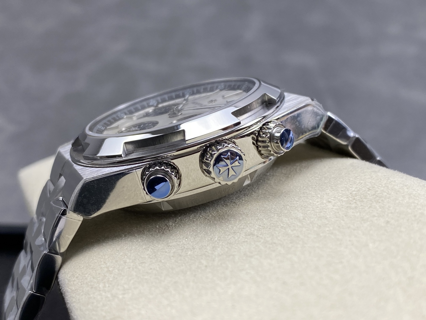 Vacheron Constantin Overseas 5500V Stainless steel Rubber strap TW Factory Configuration B5D6DA 1:1 Superclone - Image 2