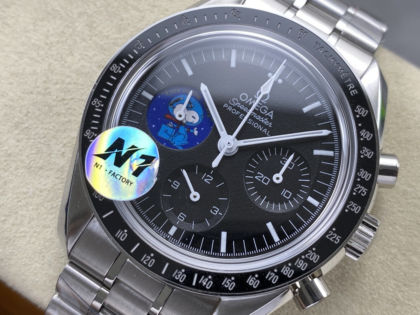 Omega Speedmaster Snoopy 834C69 1:1 Superclone - Image 8