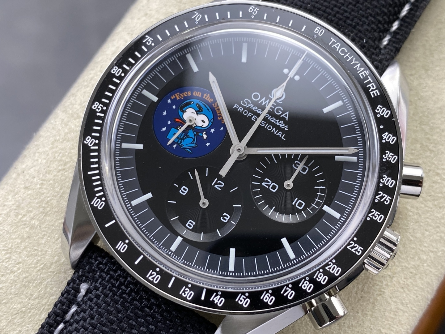 Omega Speedmaster Snoopy FA280F 1:1 Superclone - Image 10