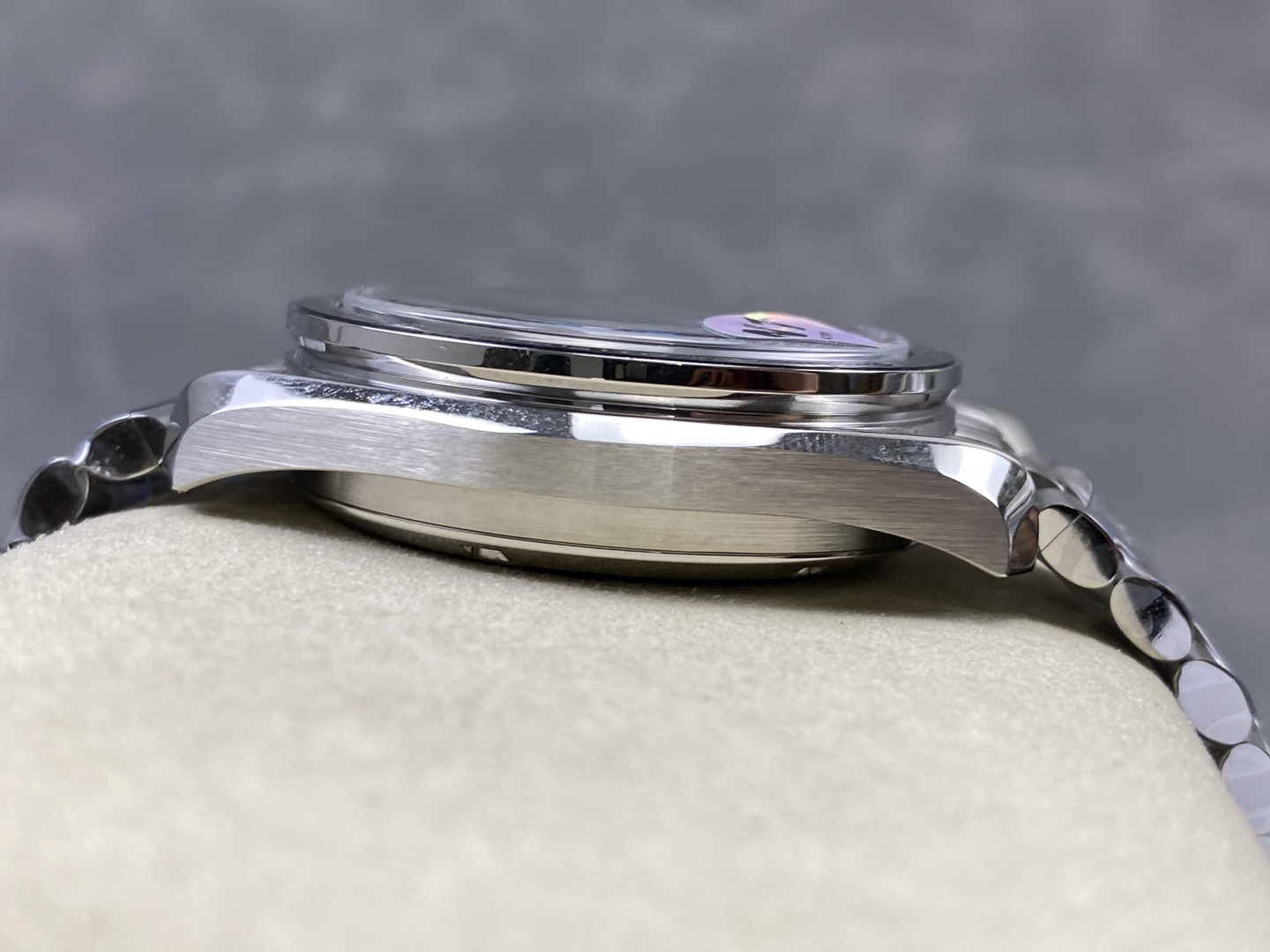 Omega Speedmaster Snoopy 834C69 1:1 Superclone - Image 3