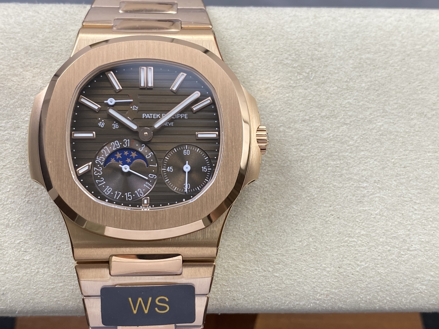 Patek Philippe Nautilus Phases De Lune 5712/1R-001 1:1 Superclone - Image 7