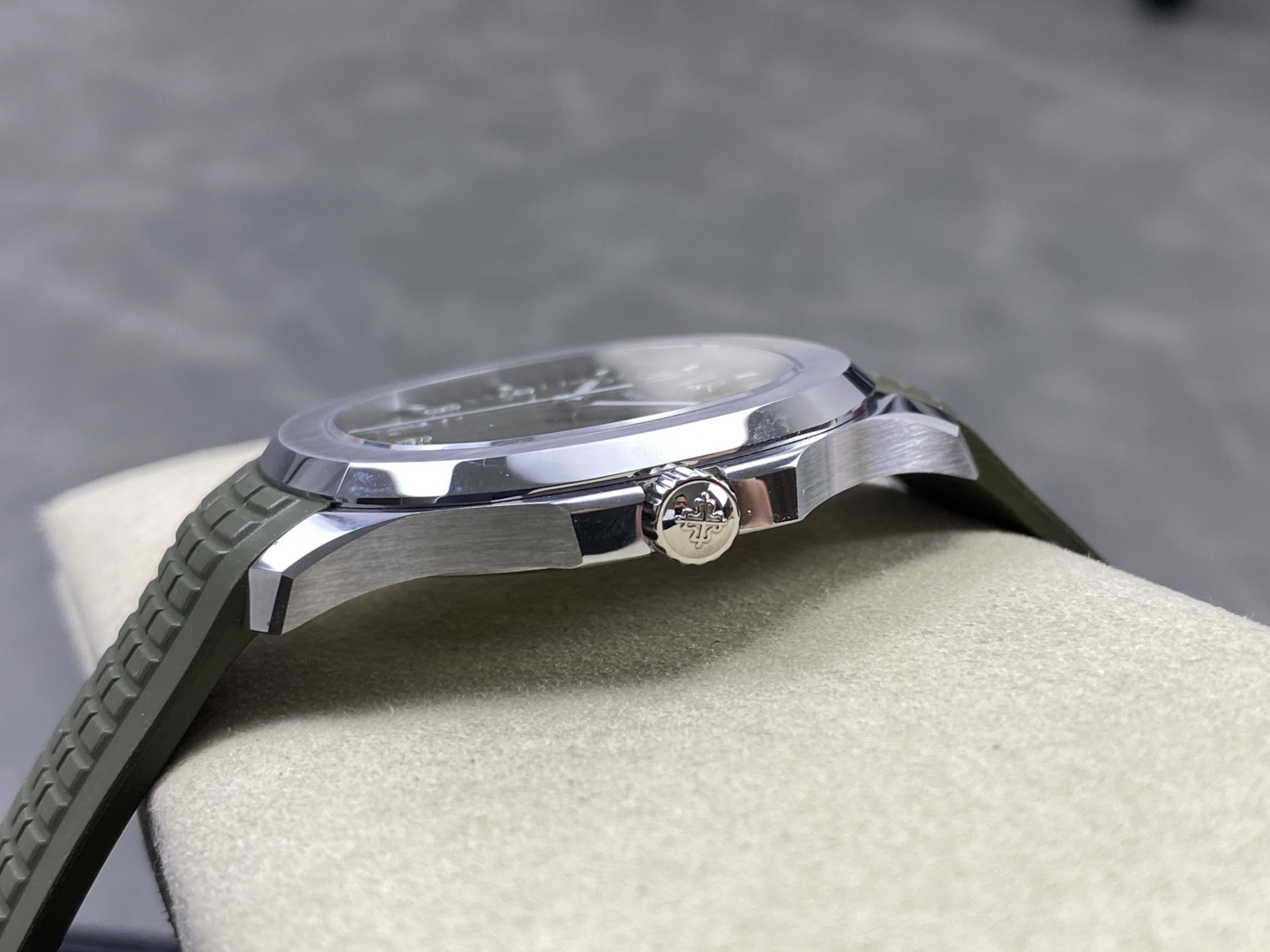 Patek Philippe Aquanaut Platinum Rubber strap Configuration F5C8DF 1:1 Superclone - Image 3