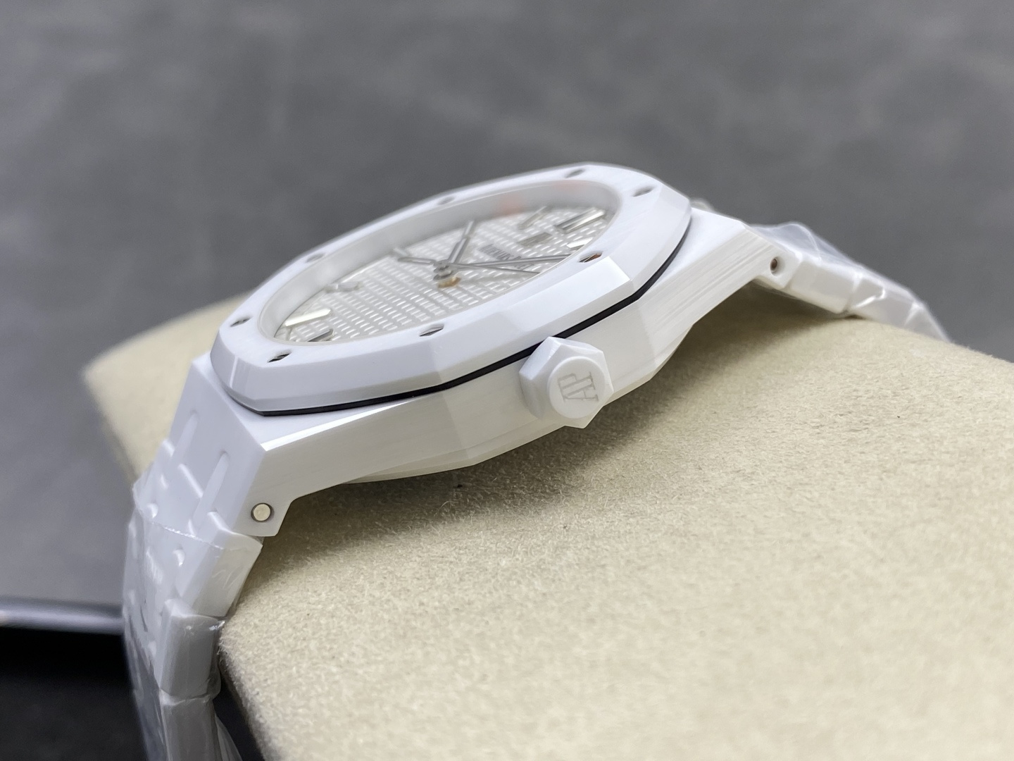 Audemars Piguet Royal Oak 15500 41 mm Date display ZF Factory Configuration 639FA7 1:1 Superclone - Image 2