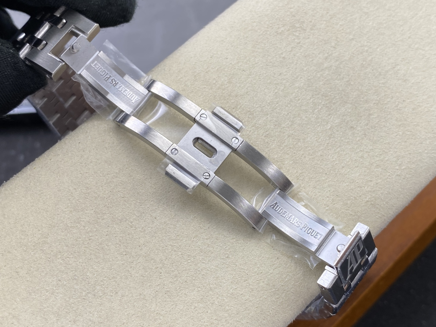Audemars Piguet Royal Oak 15450 37 mm Configuration 6D807C 1:1 Superclone - Image 7