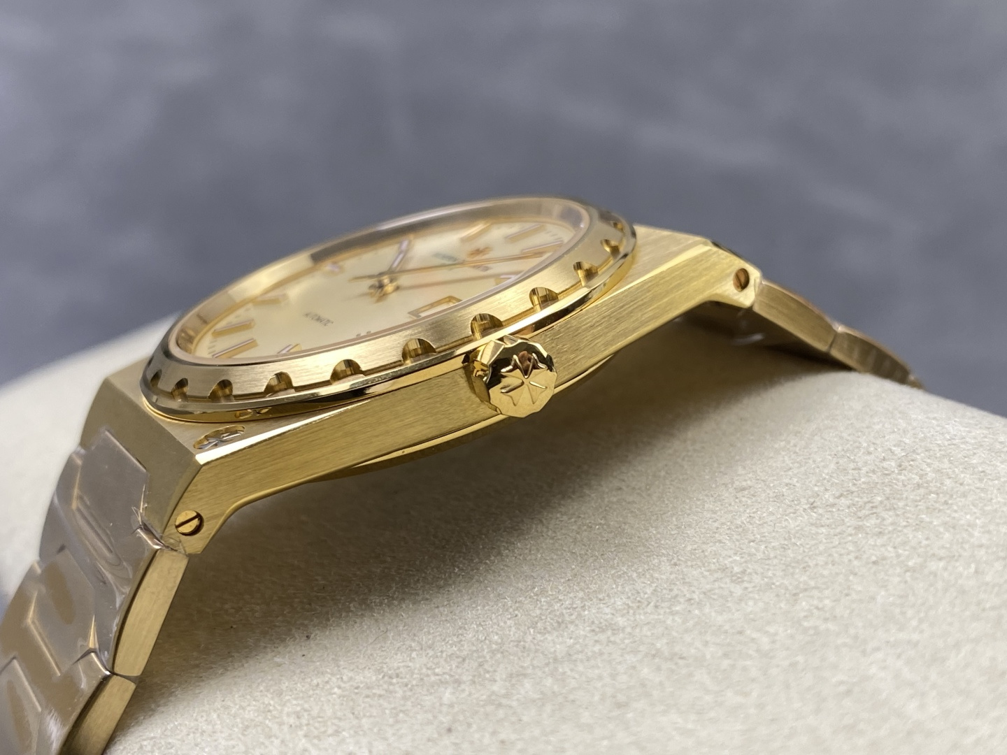 Vacheron Constantin Overseas 37 mm PPF Factory Configuration 8F2E12 1:1 Superclone - Image 4