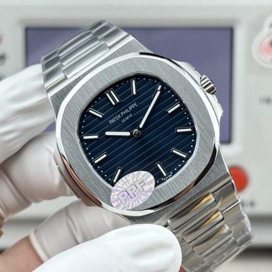 Patek Philippe Nautilus Date. Seconde Au Centre 5811/1G-001 1:1 Superclone