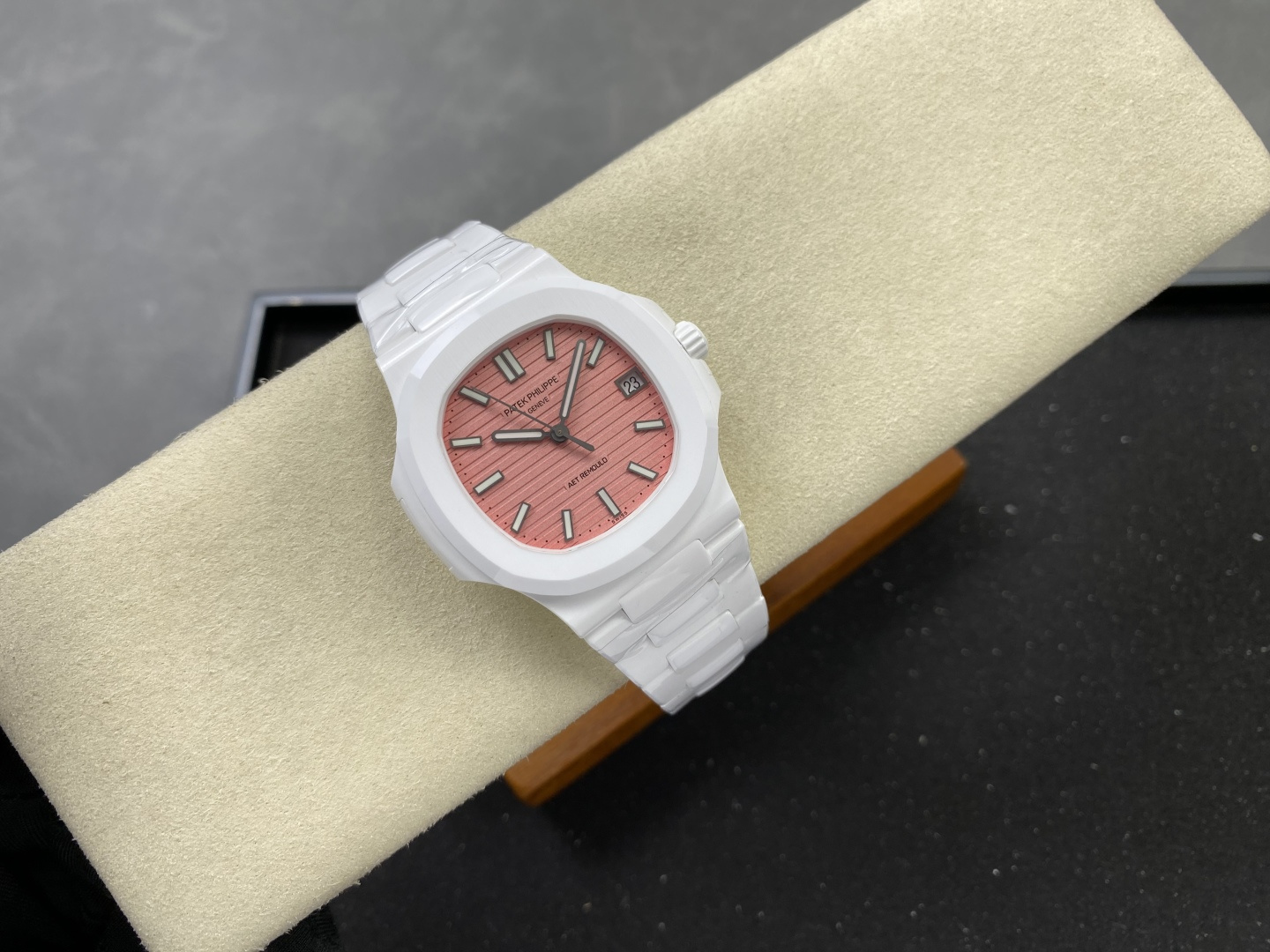 Patek Philippe Nautilus 5711 Ceramic Rubber strap CLEAN Factory Configuration 560FC8 1:1 Superclone - Image 4