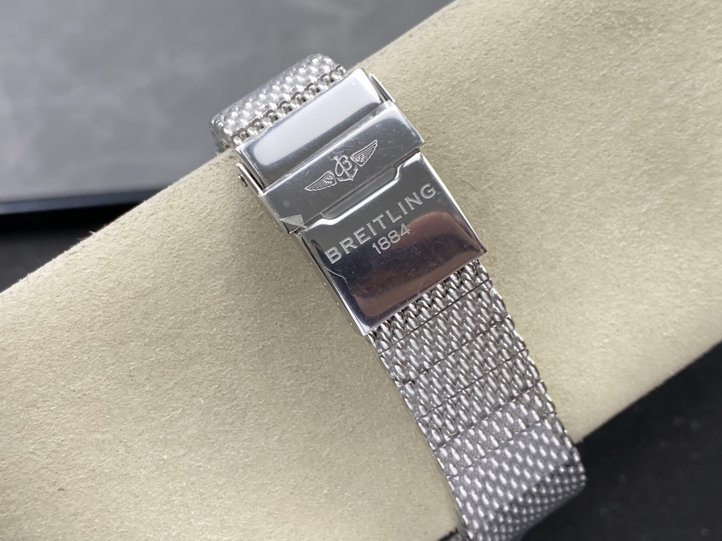 Breitling Superocean Heritage Rubber strap 42 mm GF Factory Configuration 5942F3 1:1 Superclone - Image 3