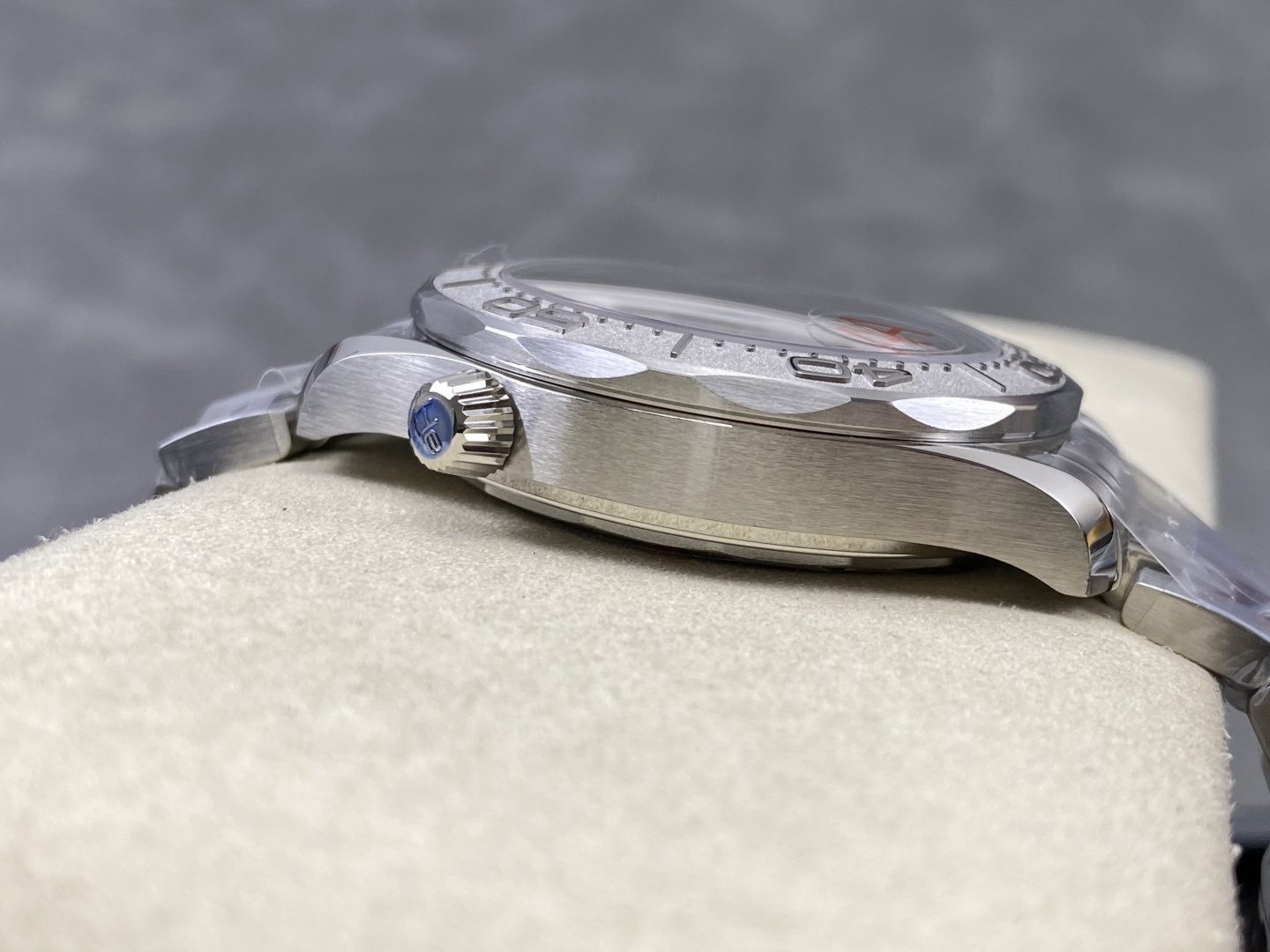 Omega Seamaster Diver 300M Ceramic 42 mm VS Factory Configuration 103336 1:1 Superclone - Image 3