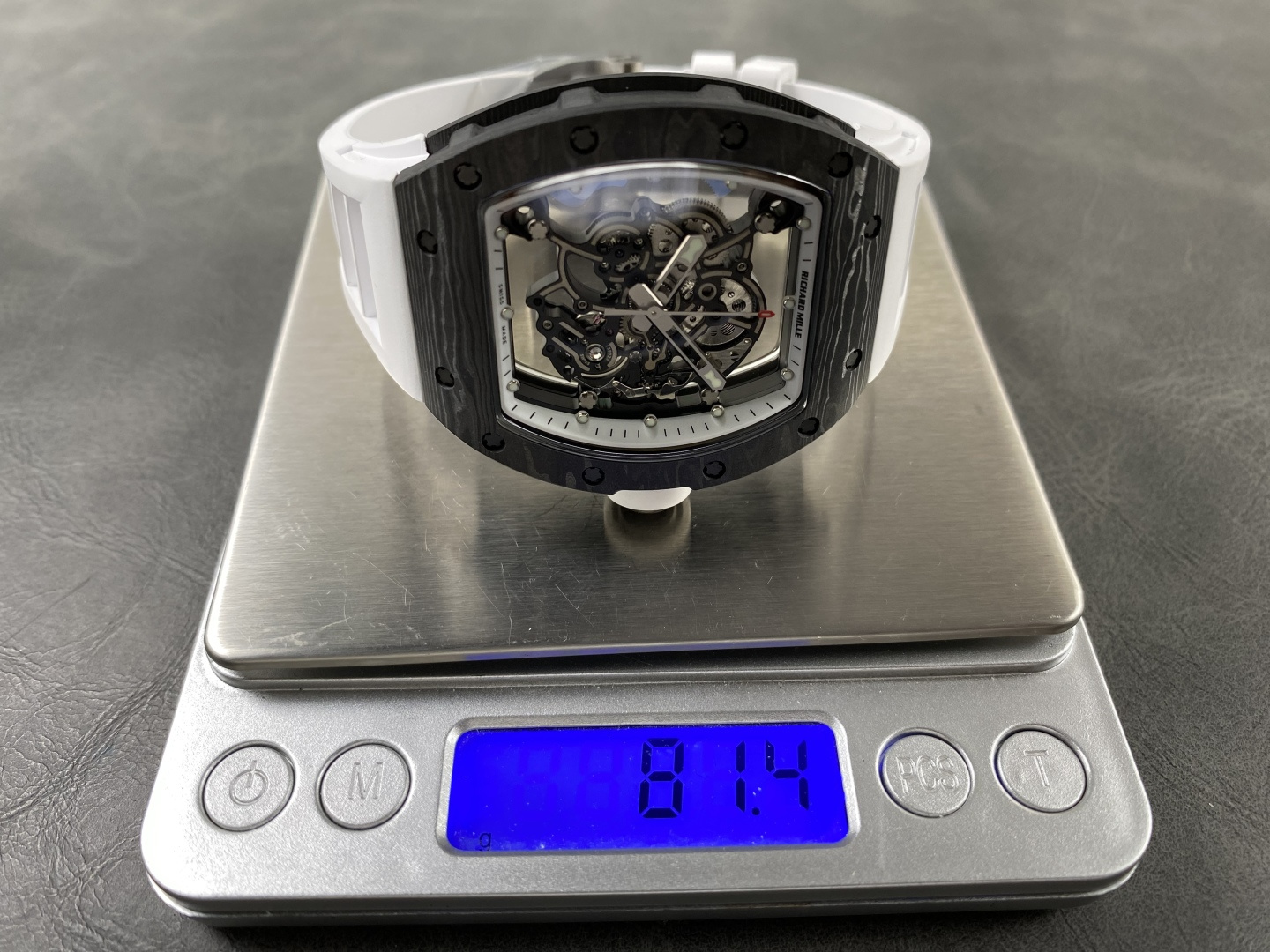 Richard Mille RM 055 RM055 Carbon composite Rubber strap 49.90 x 42.70 mm Configuration 5074DC 1:1 Superclone - Image 8