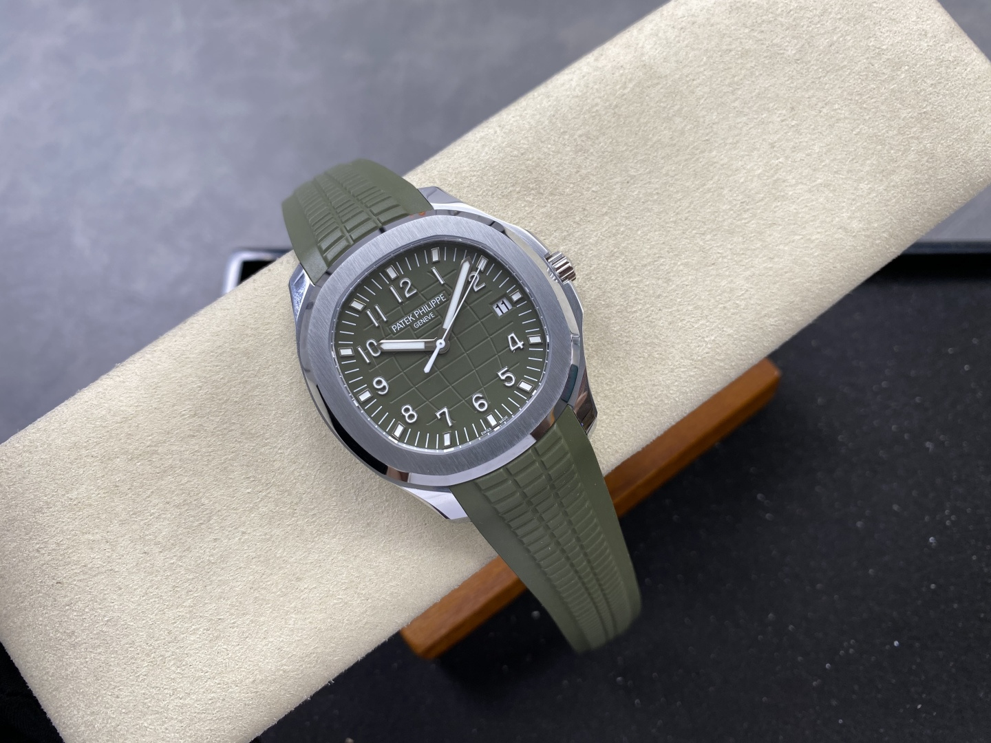 Patek Philippe Aquanaut Platinum Rubber strap Configuration F5C8DF 1:1 Superclone - Image 2
