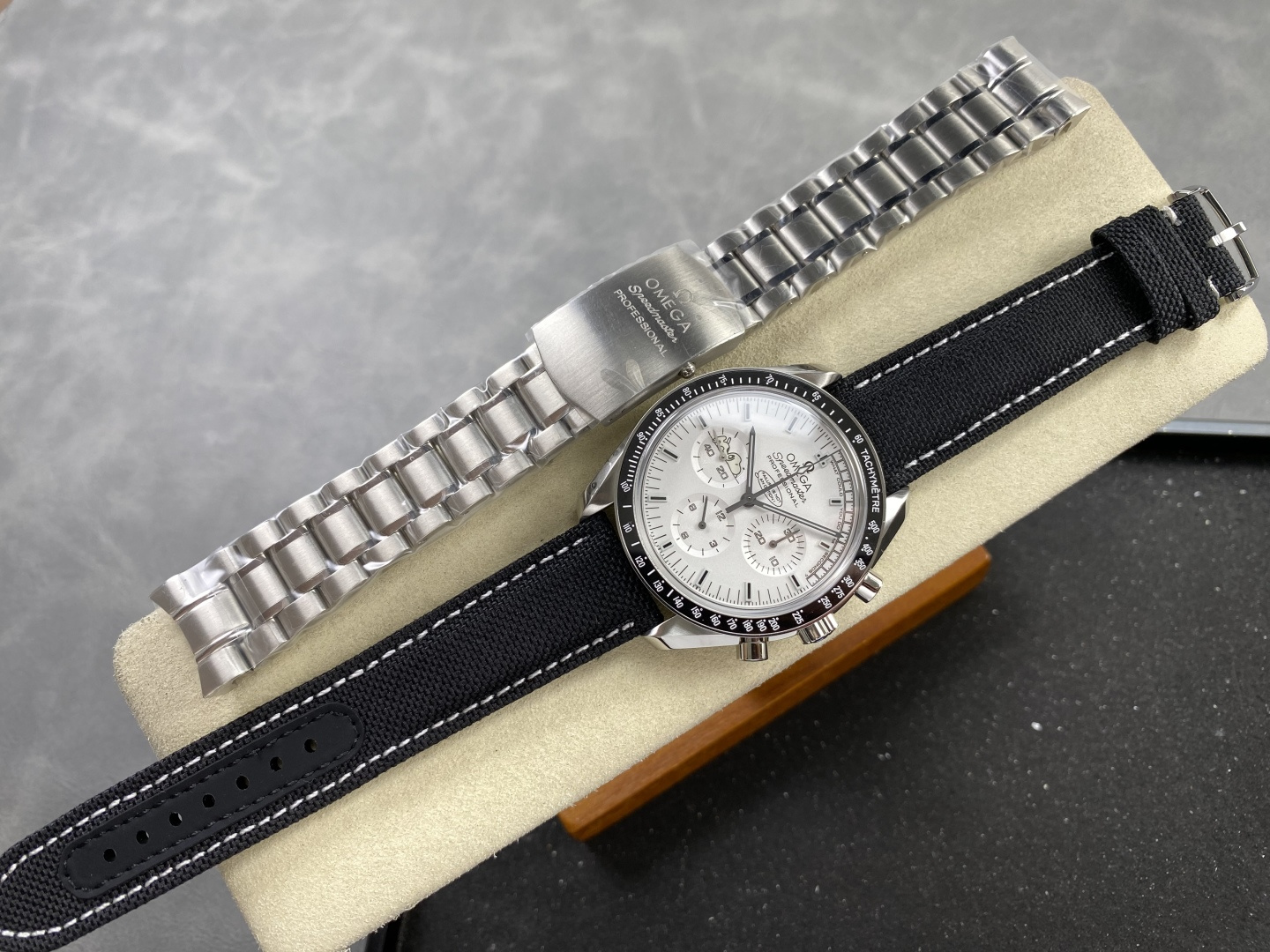 Omega Speedmaster Snoopy 260259 1:1 Superclone