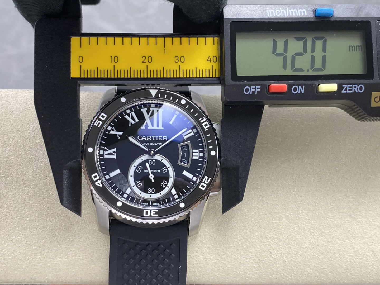 Cartier Calibre de Cartier Diver Stainless steel Rubber strap 42 x 11 mm Configuration 9AFBBF 1:1 Superclone - Image 6