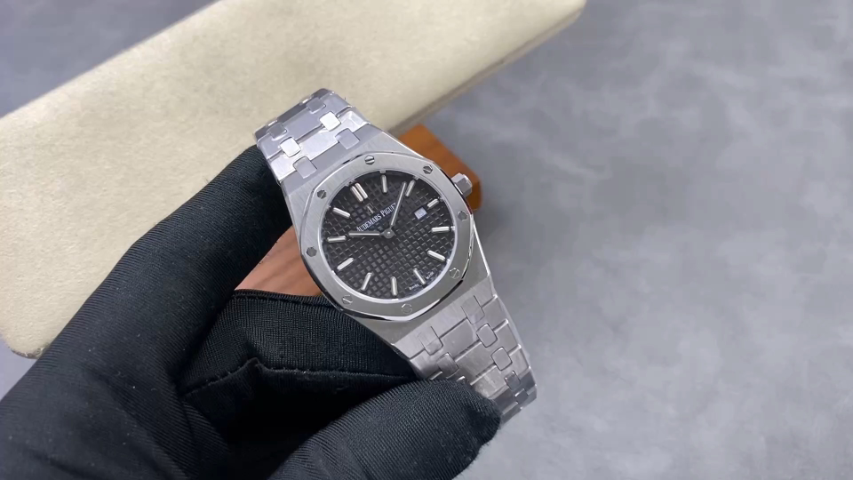 Audemars Piguet Royal Oak 67651OR 33 mm Date display Configuration E7BD50 1:1 Superclone