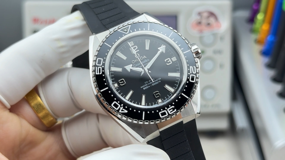 Omega Seamaster Planet Ocean 42 mm Configuration 3E7993 1:1 Superclone