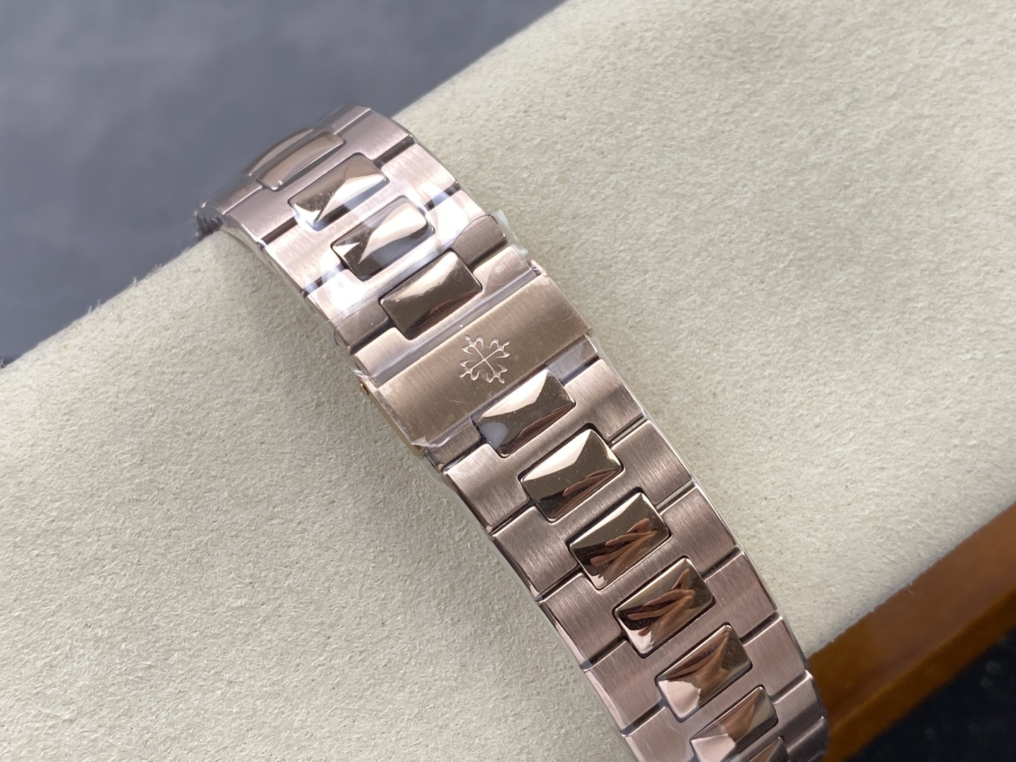 Patek Philippe Nautilus Configuration F10635 1:1 Superclone - Image 4