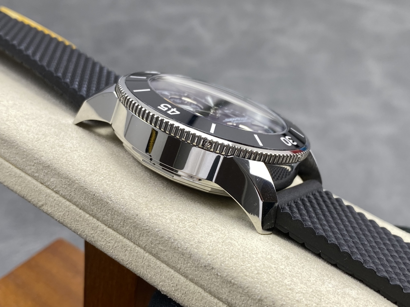 Breitling Superocean BLS Factory Configuration 05BDA2 1:1 Superclone
