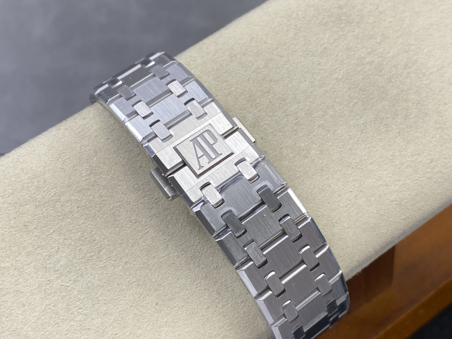 Audemars Piguet Royal Oak 26240ST Stainless steel Stainless-steel bracelet 41 mm Chronograph Configuration E8FB2D 1:1 Superclone - Image 5