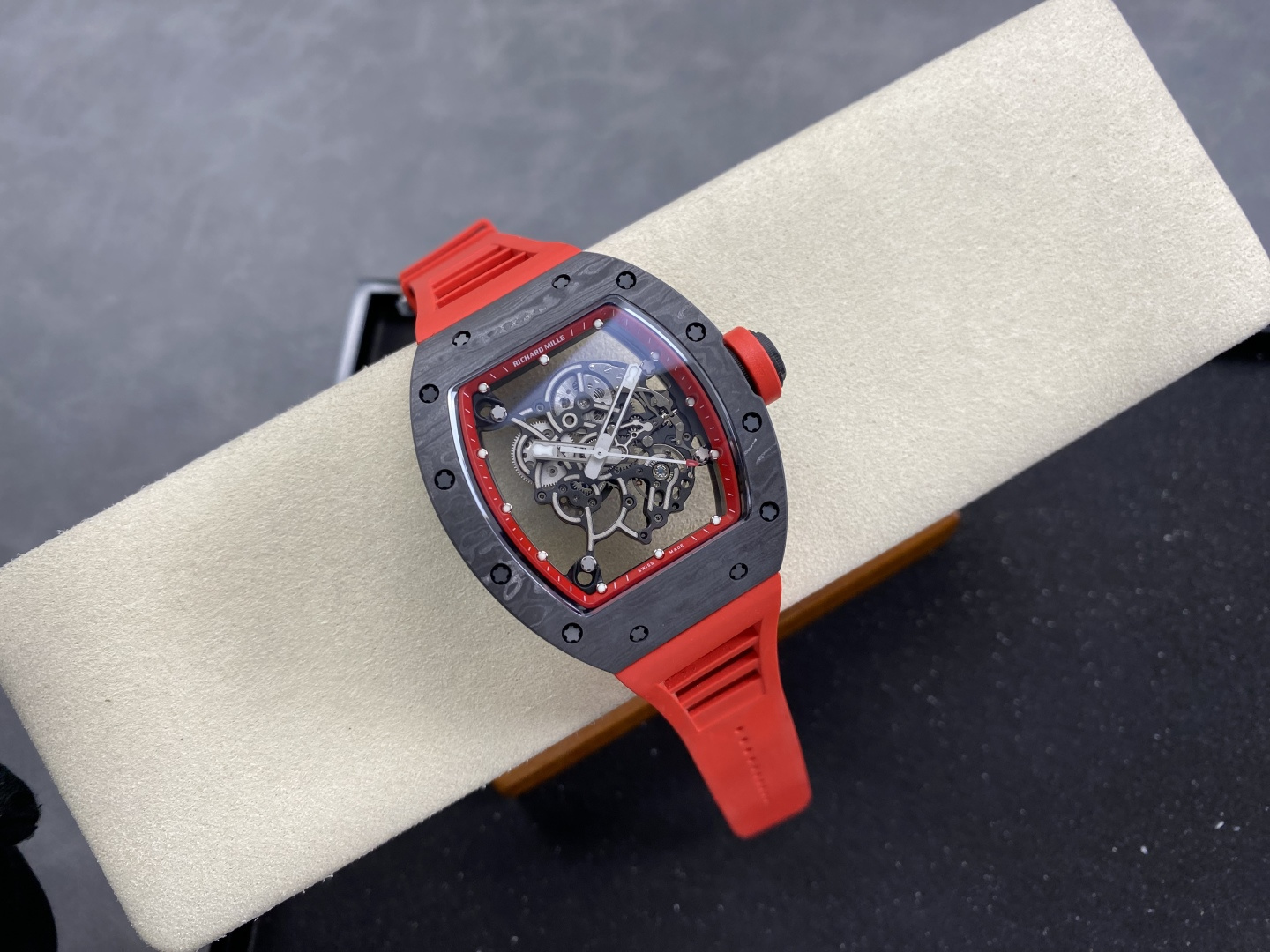 Richard Mille RM 055 RM055 Carbon composite Rubber strap 49.90 x 42.70 mm Configuration 040740 1:1 Superclone