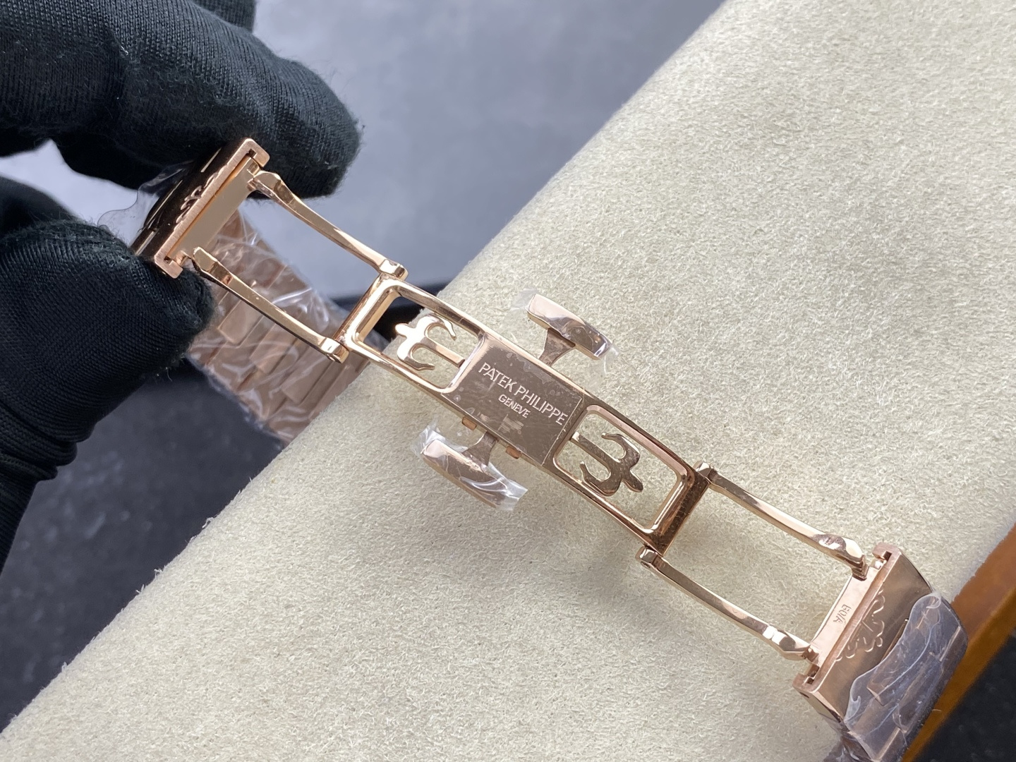 Patek Philippe Nautilus 5712R 1:1 Superclone - Image 16