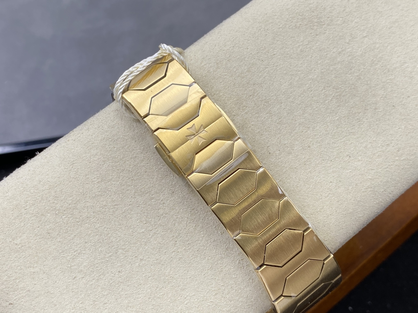 Vacheron Constantin Overseas 37 mm PPF Factory Configuration 8F2E12 1:1 Superclone - Image 5